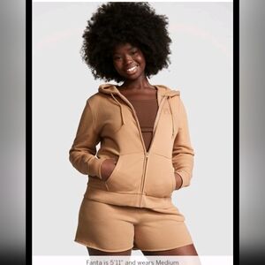 PINK VS Golden Jogger Set NWOT 💎🔥😍❤️